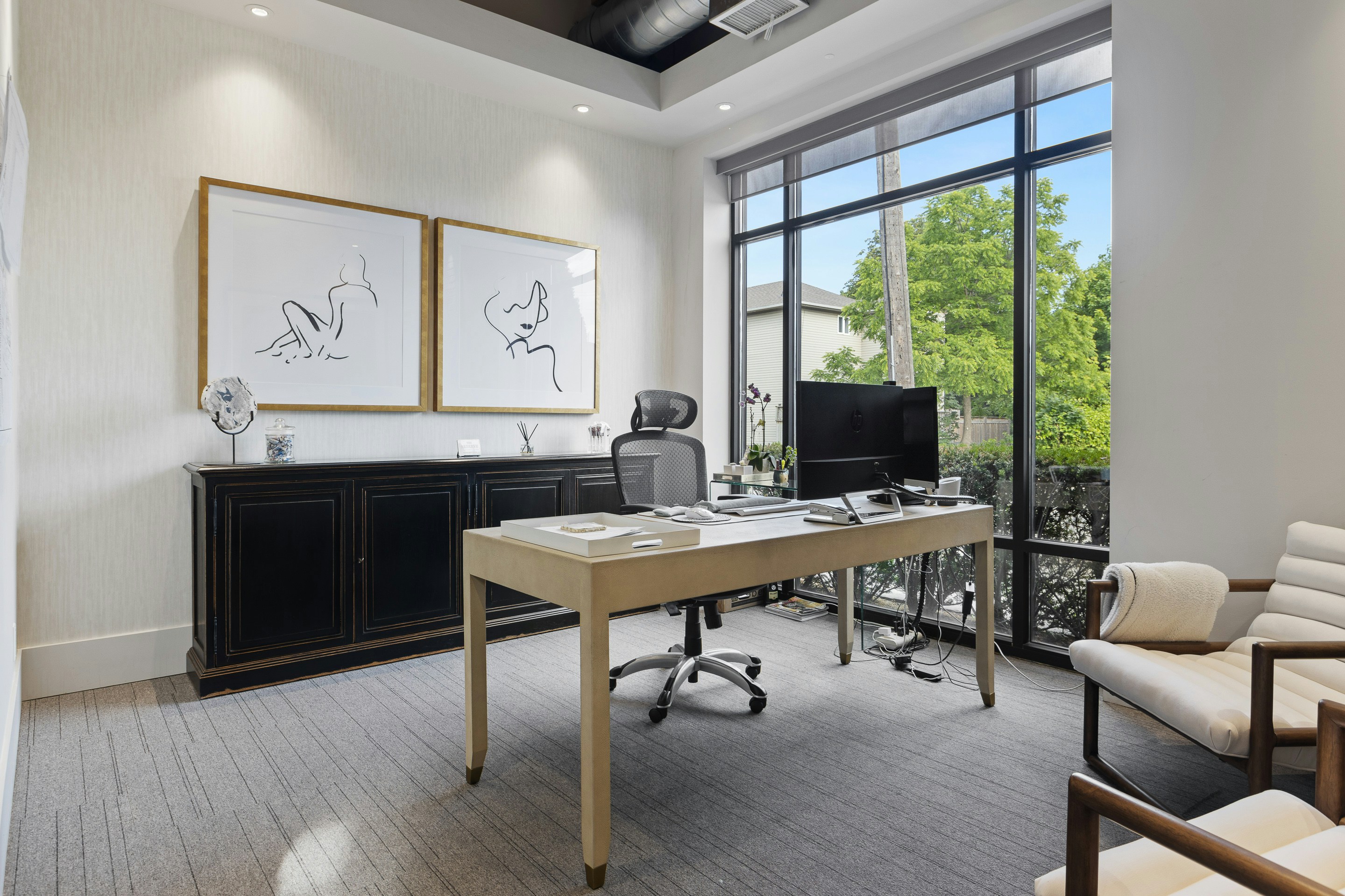 Collaborative zone with mobile furniture